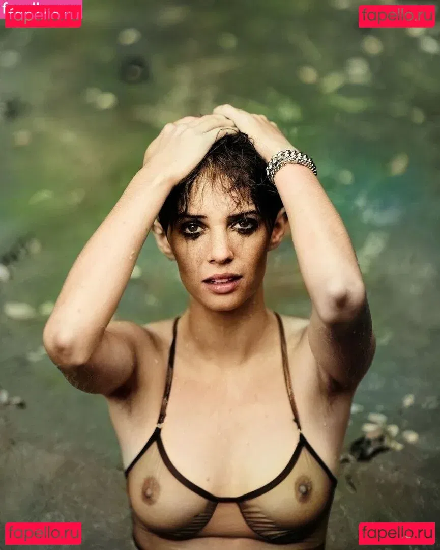 Maya Hawke Onlyfans Photo Gallery 