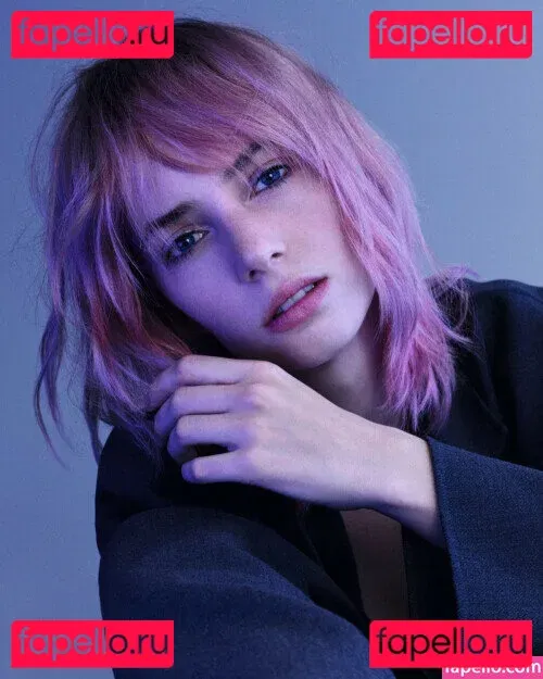 Maya Hawke Onlyfans Photo Gallery 