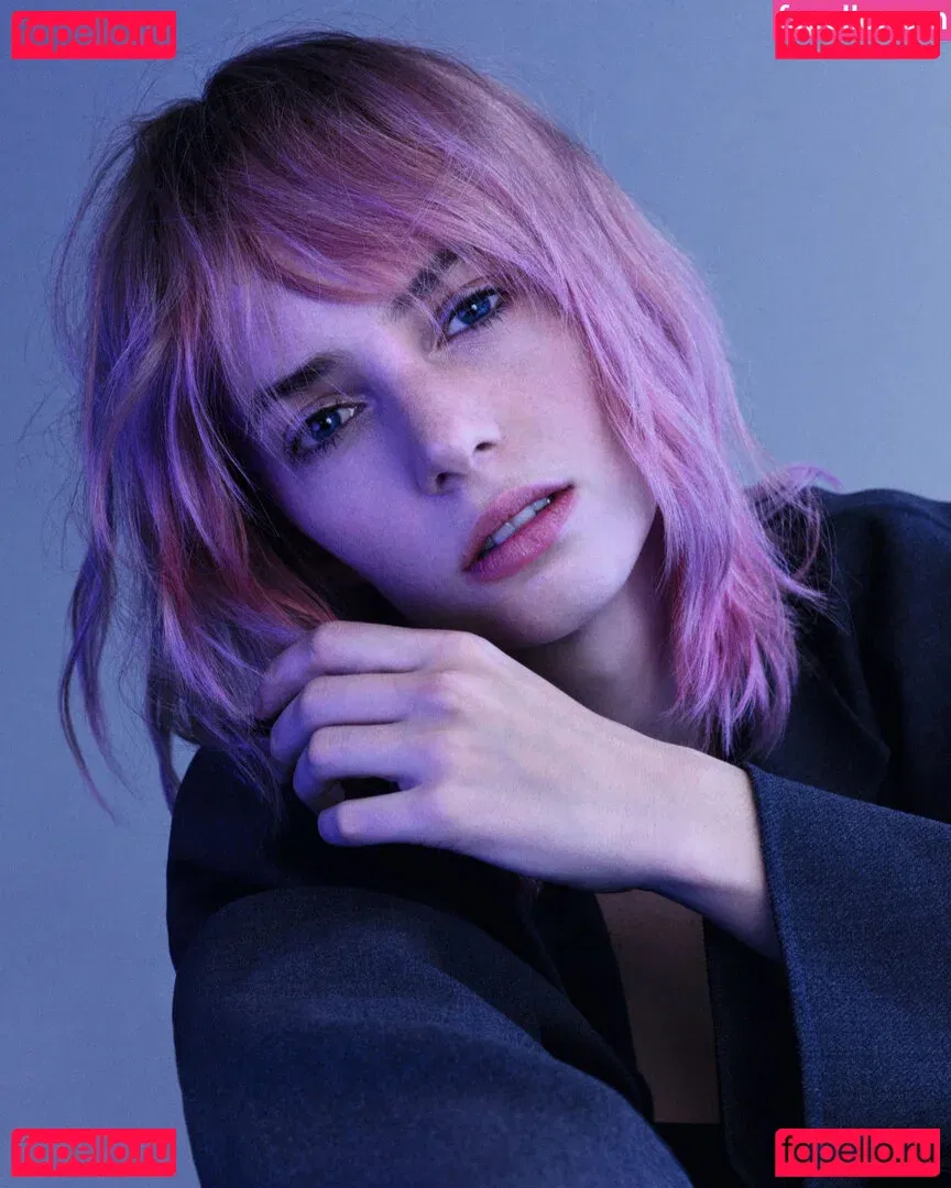 Maya Hawke Onlyfans Photo Gallery 