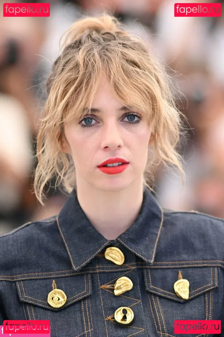 Maya Hawke Onlyfans Photo Gallery 