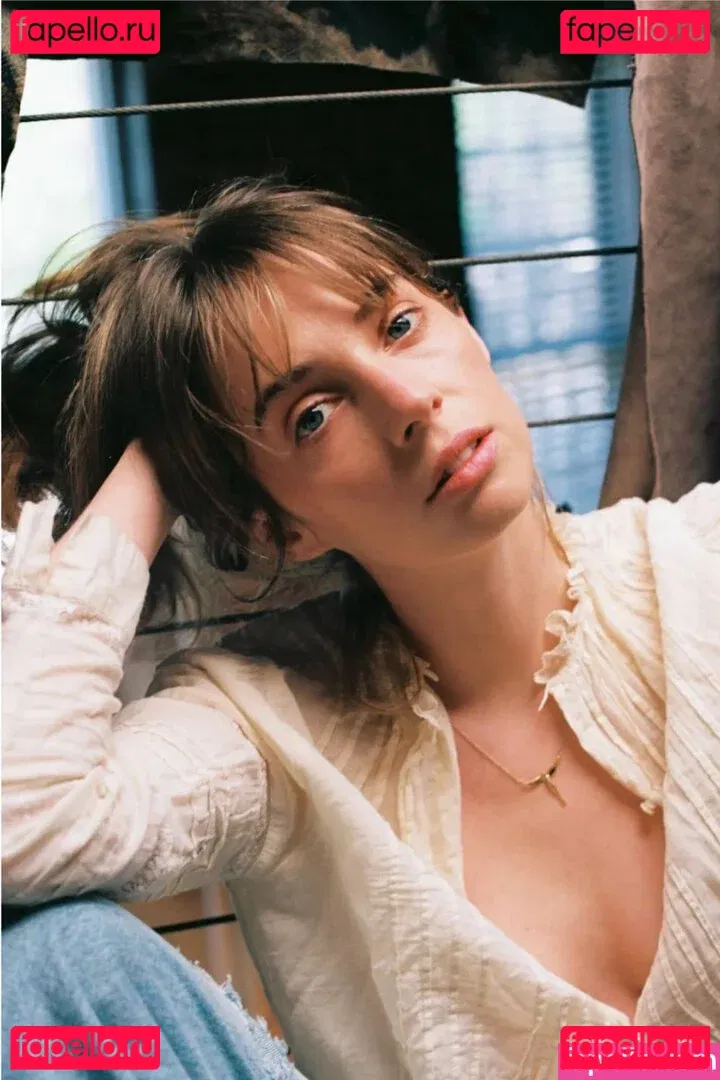 Maya Hawke Onlyfans Photo Gallery 