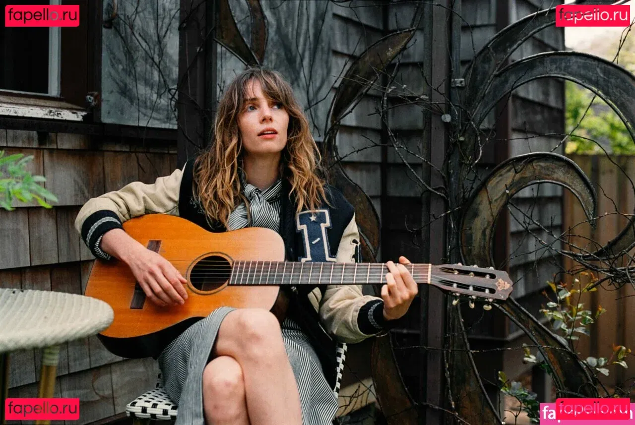 Maya Hawke Onlyfans Photo Gallery 