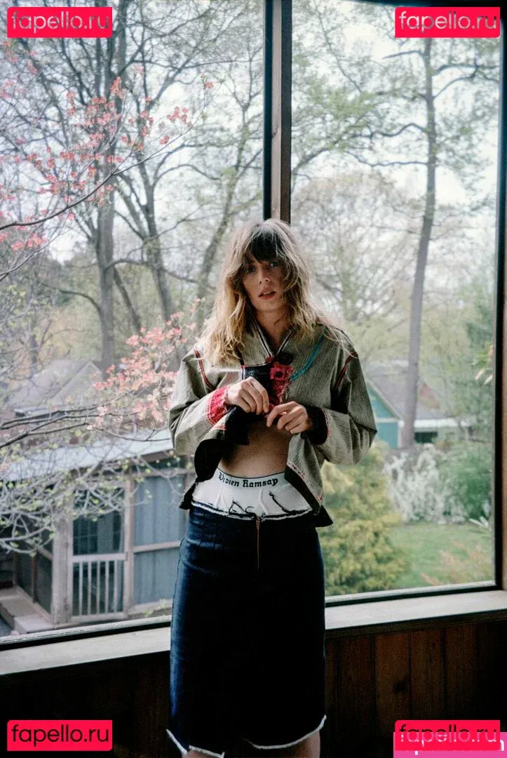 Maya Hawke Onlyfans Photo Gallery 