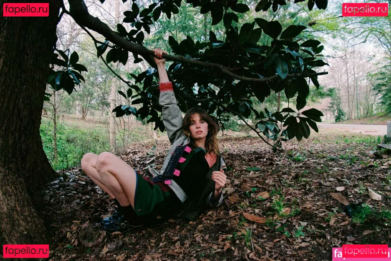 Maya Hawke Onlyfans Photo Gallery 