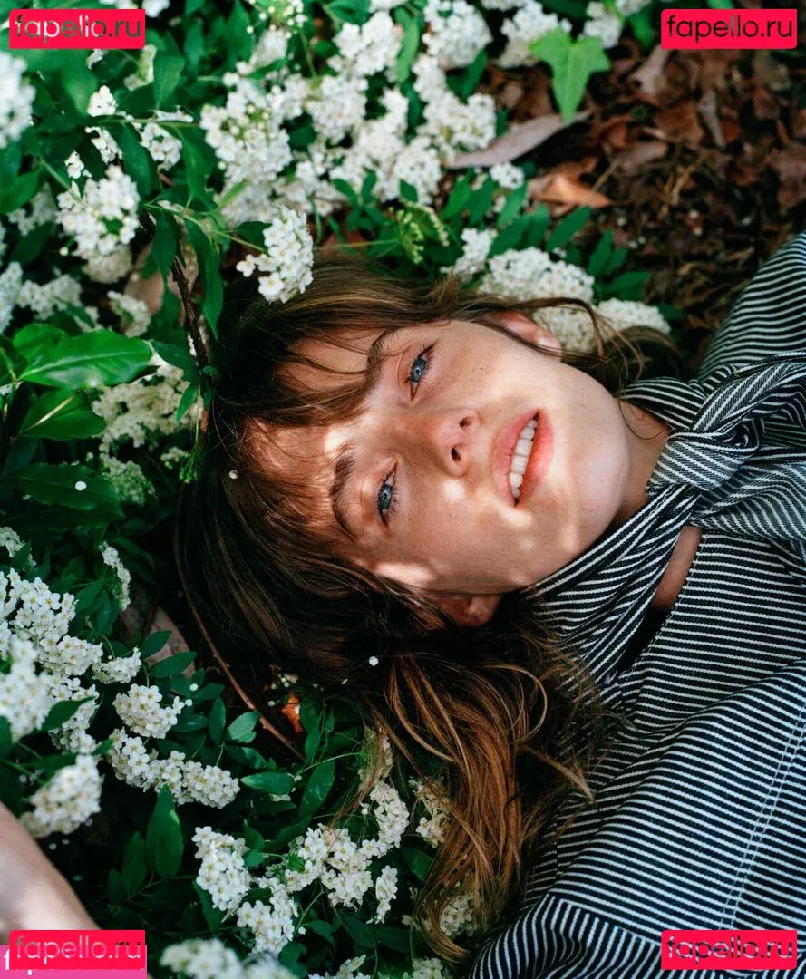 Maya Hawke Onlyfans Photo Gallery 