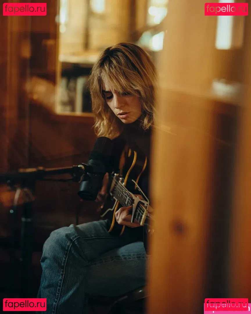 Maya Hawke Onlyfans Photo Gallery 