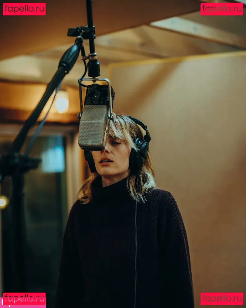 Maya Hawke Onlyfans Photo Gallery 