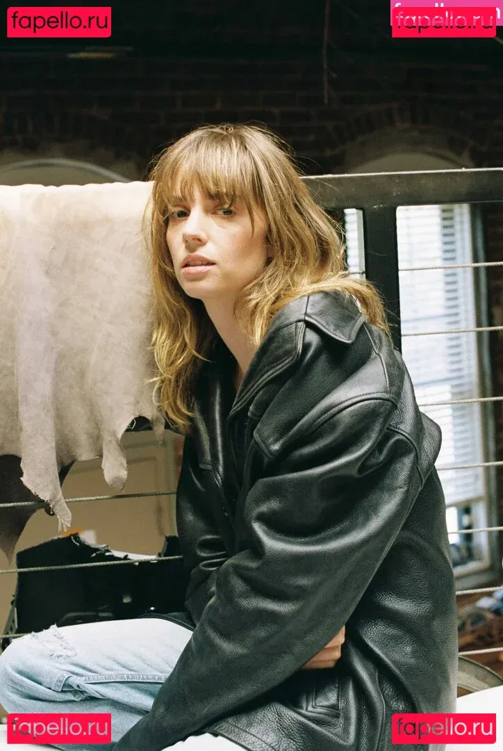 Maya Hawke Onlyfans Photo Gallery 