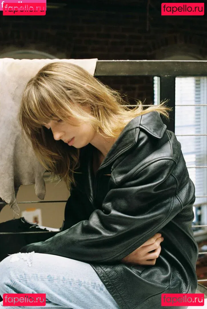 Maya Hawke Onlyfans Photo Gallery 