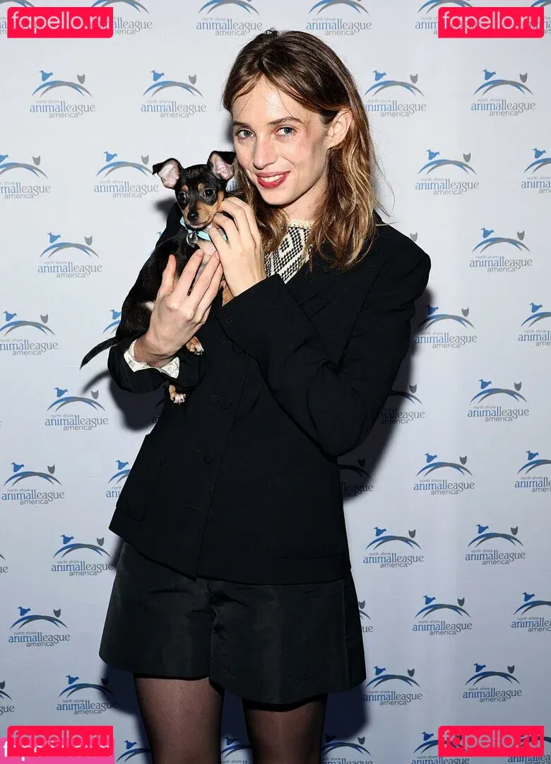 Maya Hawke Onlyfans Photo Gallery 