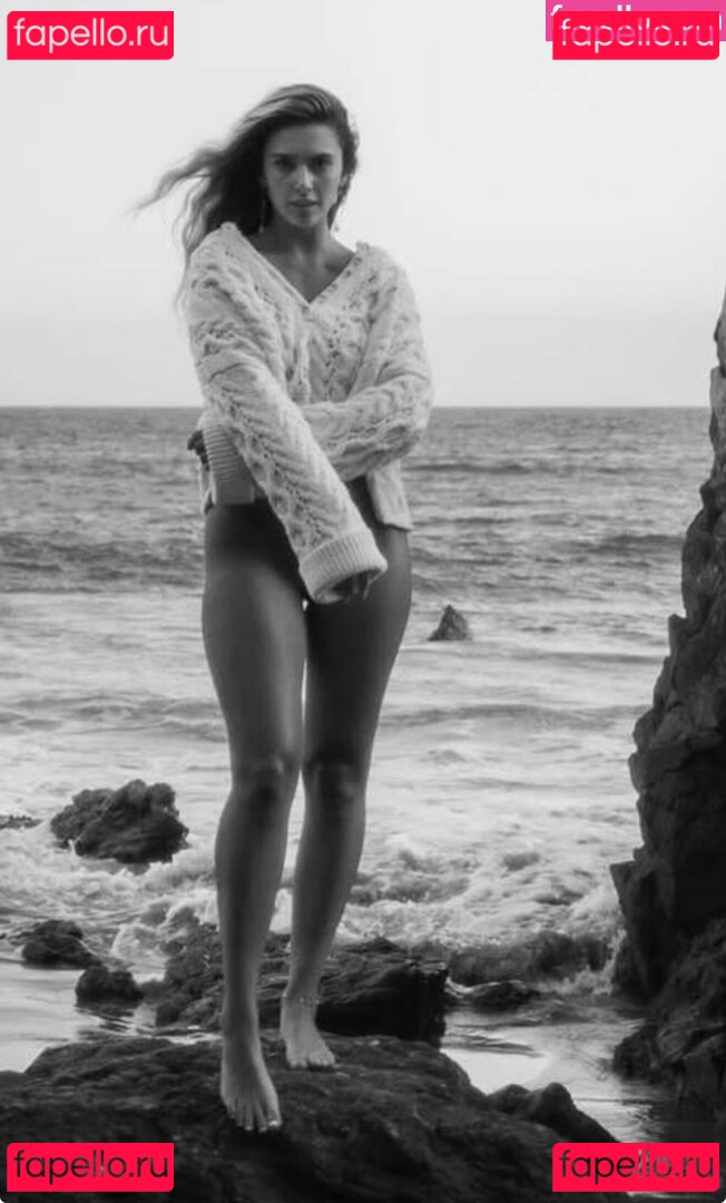 Sydney Segars Nude Onlyfans Photo 3