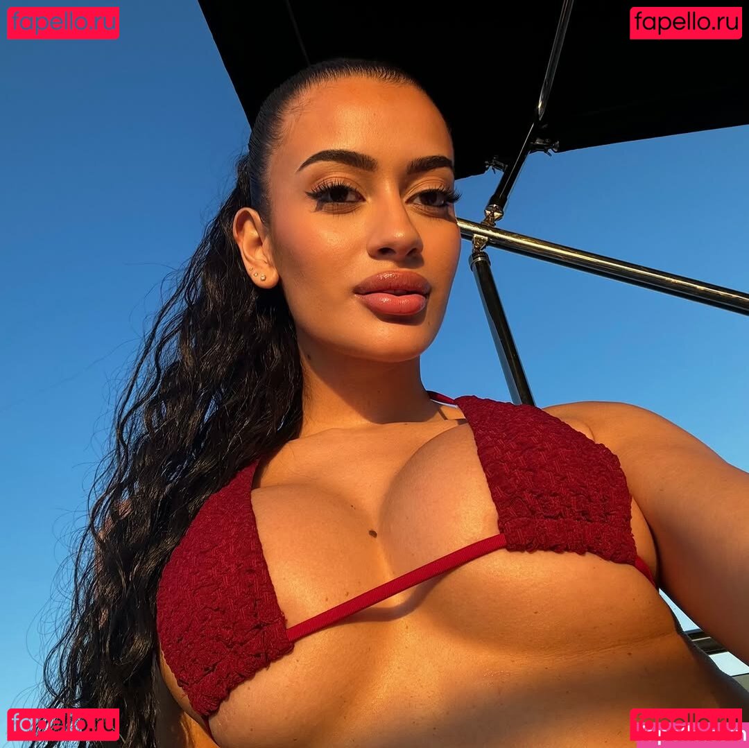 Sahia Nude Onlyfans Photo 16