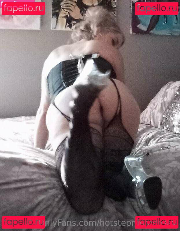 HotStepMomCasey Nude Onlyfans Photo 25