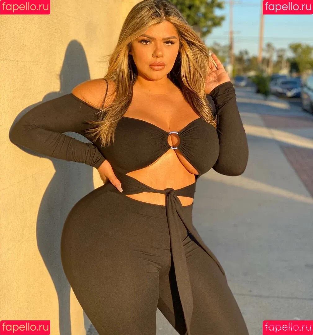 Michelle Mendez Onlyfans Photo Gallery 