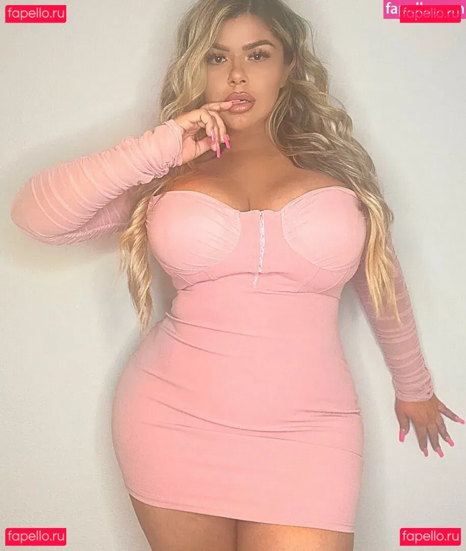 Michelle Mendez Onlyfans Photo Gallery 