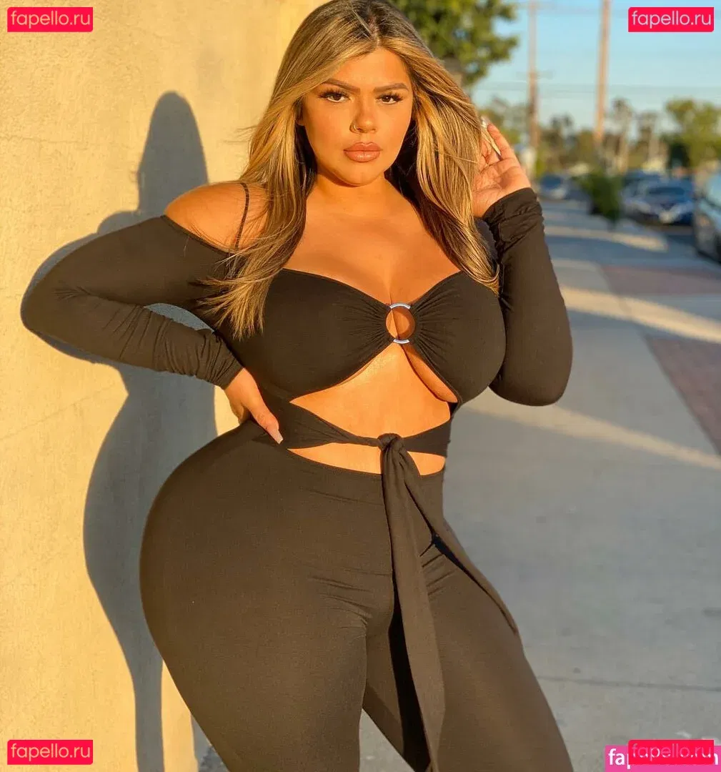Michelle Mendez Onlyfans Photo Gallery 