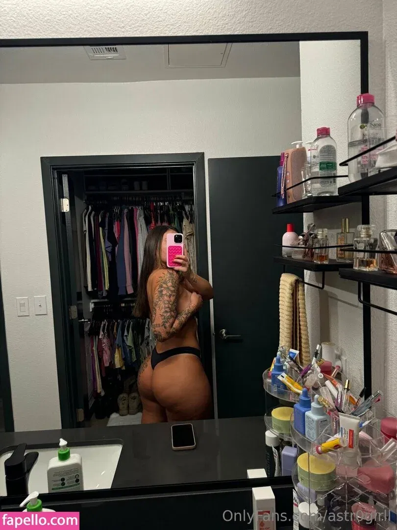 Astr0girll Onlyfans Photo Gallery 