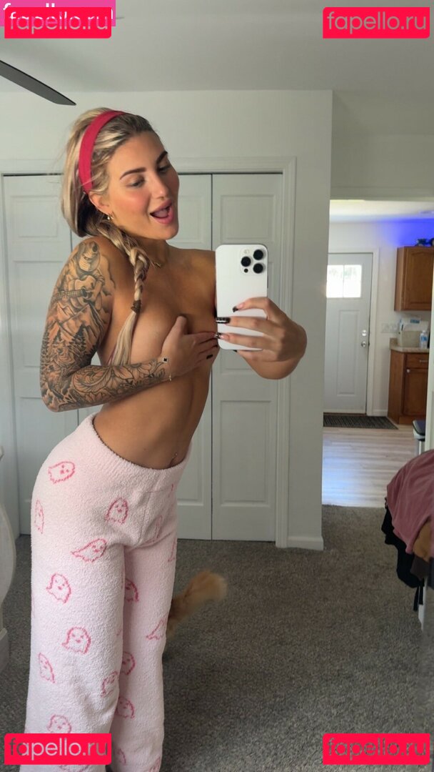 Amelia Hakes Nude Onlyfans Photo 38