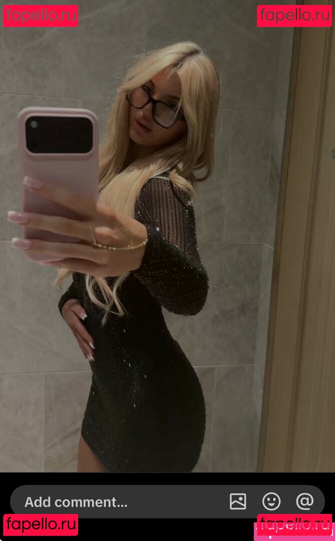 Amelia Hakes Nude Onlyfans Photo 17