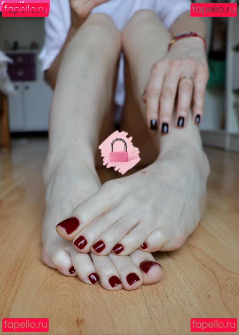 justmariisfeetofficial Nude Onlyfans Photo 10