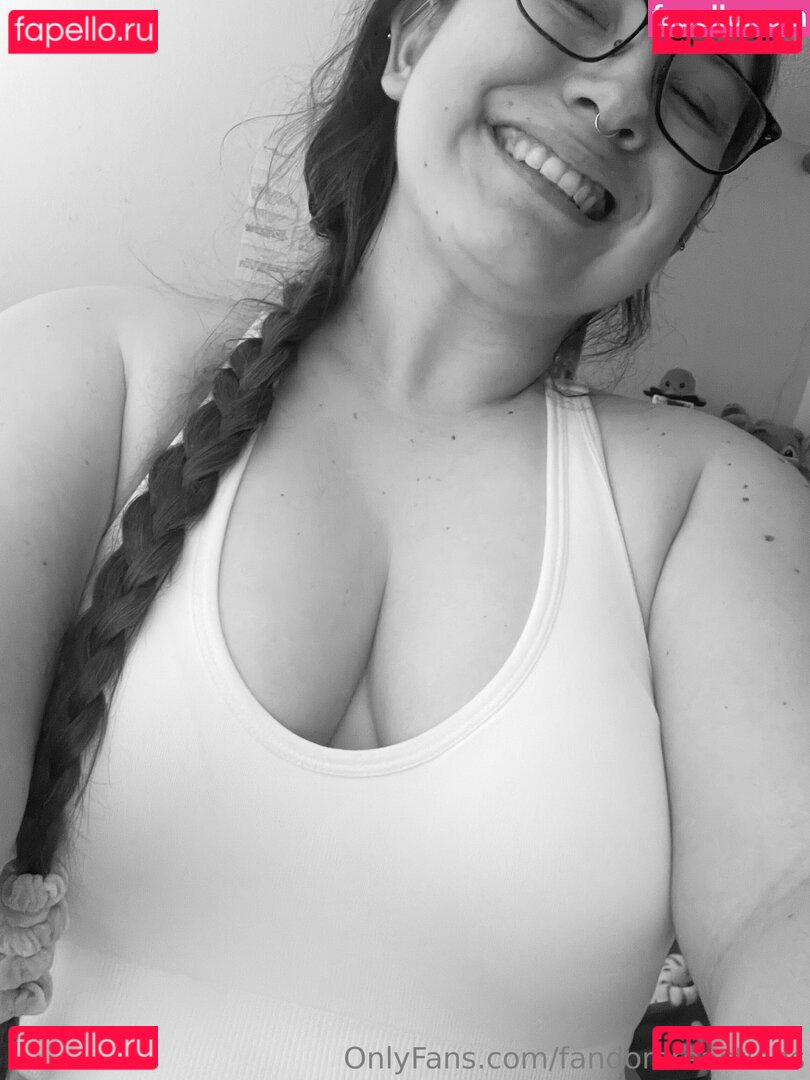 FandomReactions Nude Onlyfans Photo 33