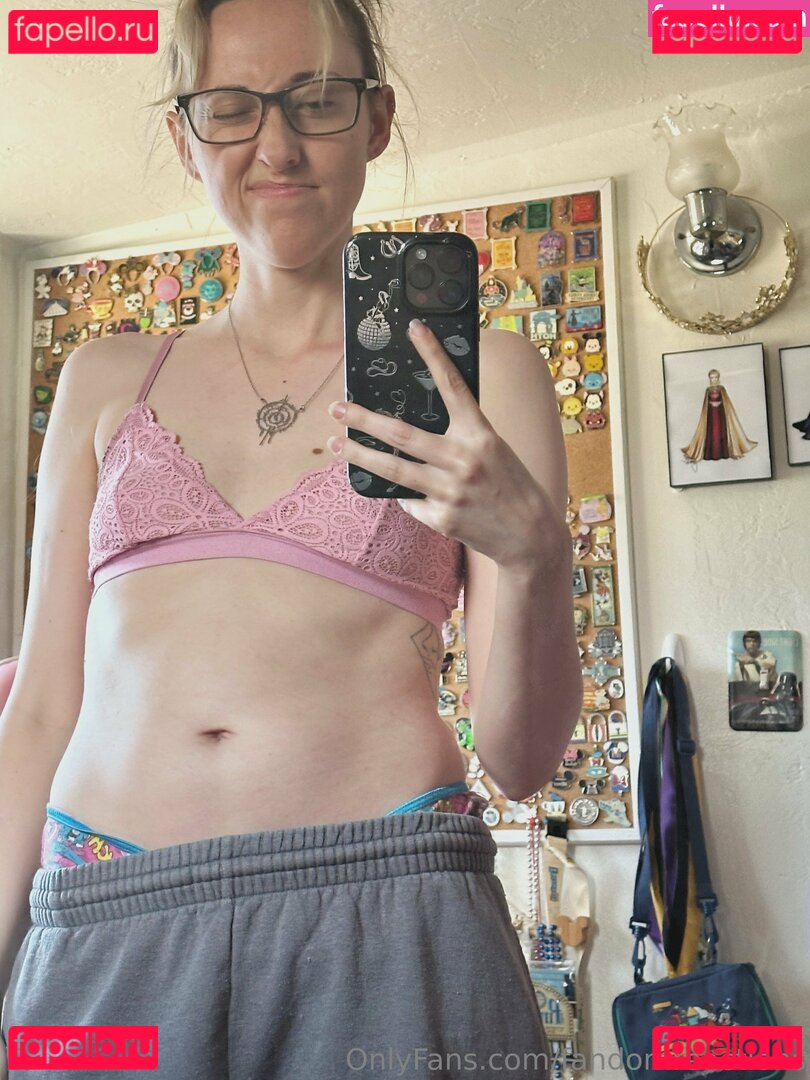 FandomReactions Nude Onlyfans Photo 29