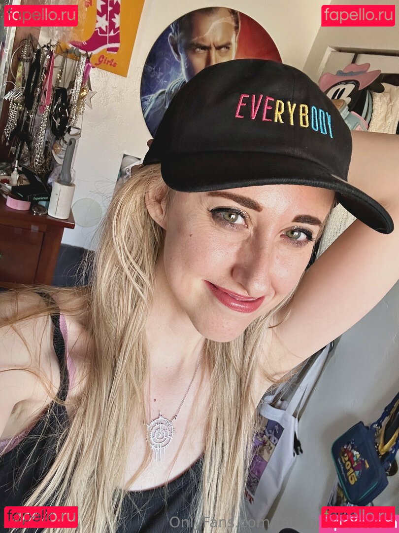 FandomReactions Nude Onlyfans Photo 22