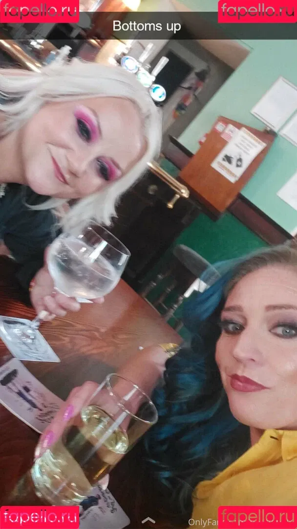 petitiepolly Onlyfans Photo Gallery 