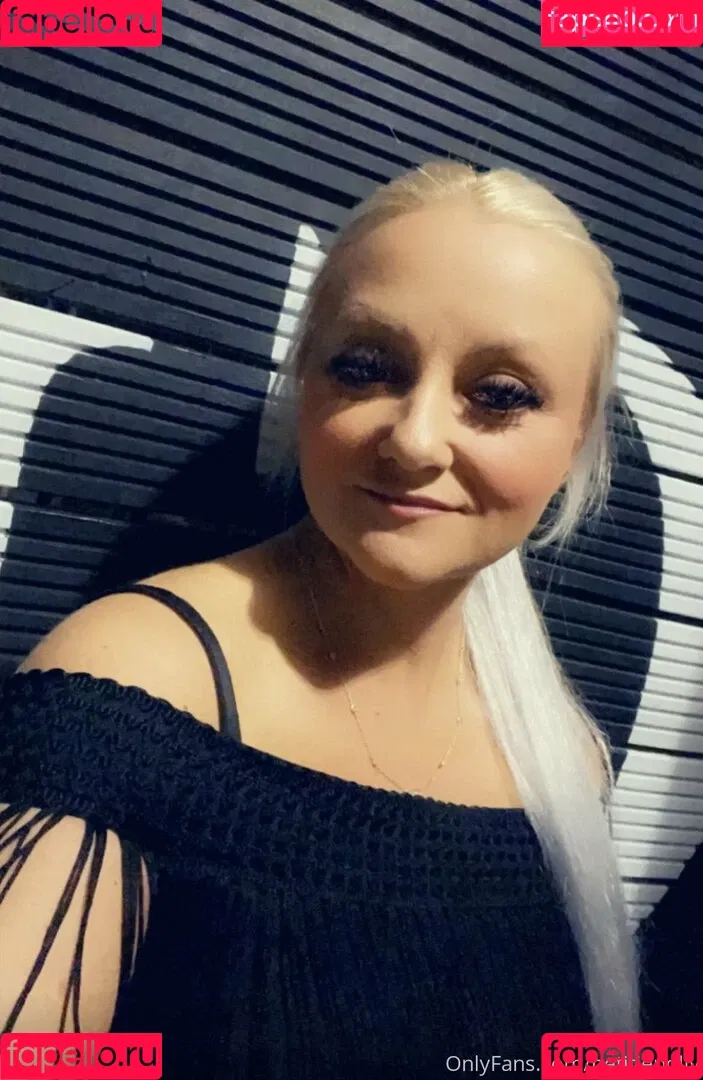 petitiepolly Onlyfans Photo Gallery 