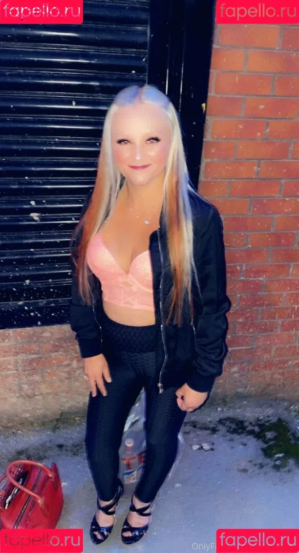 petitiepolly Onlyfans Photo Gallery 