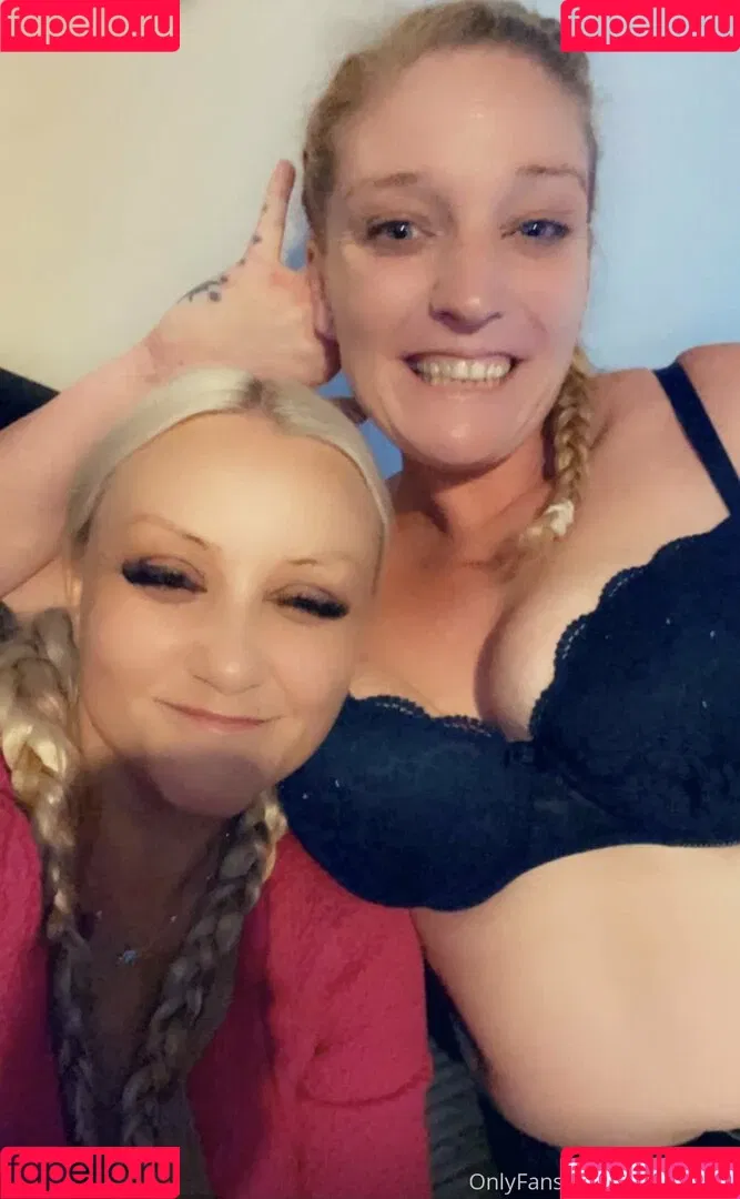 petitiepolly Onlyfans Photo Gallery 