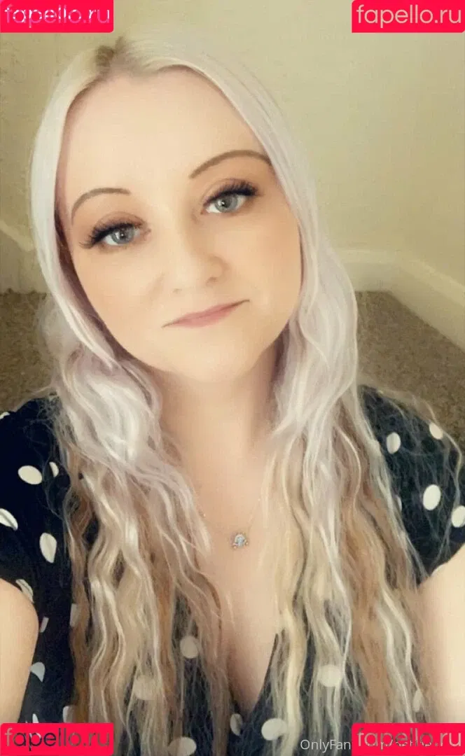 petitiepolly Onlyfans Photo Gallery 