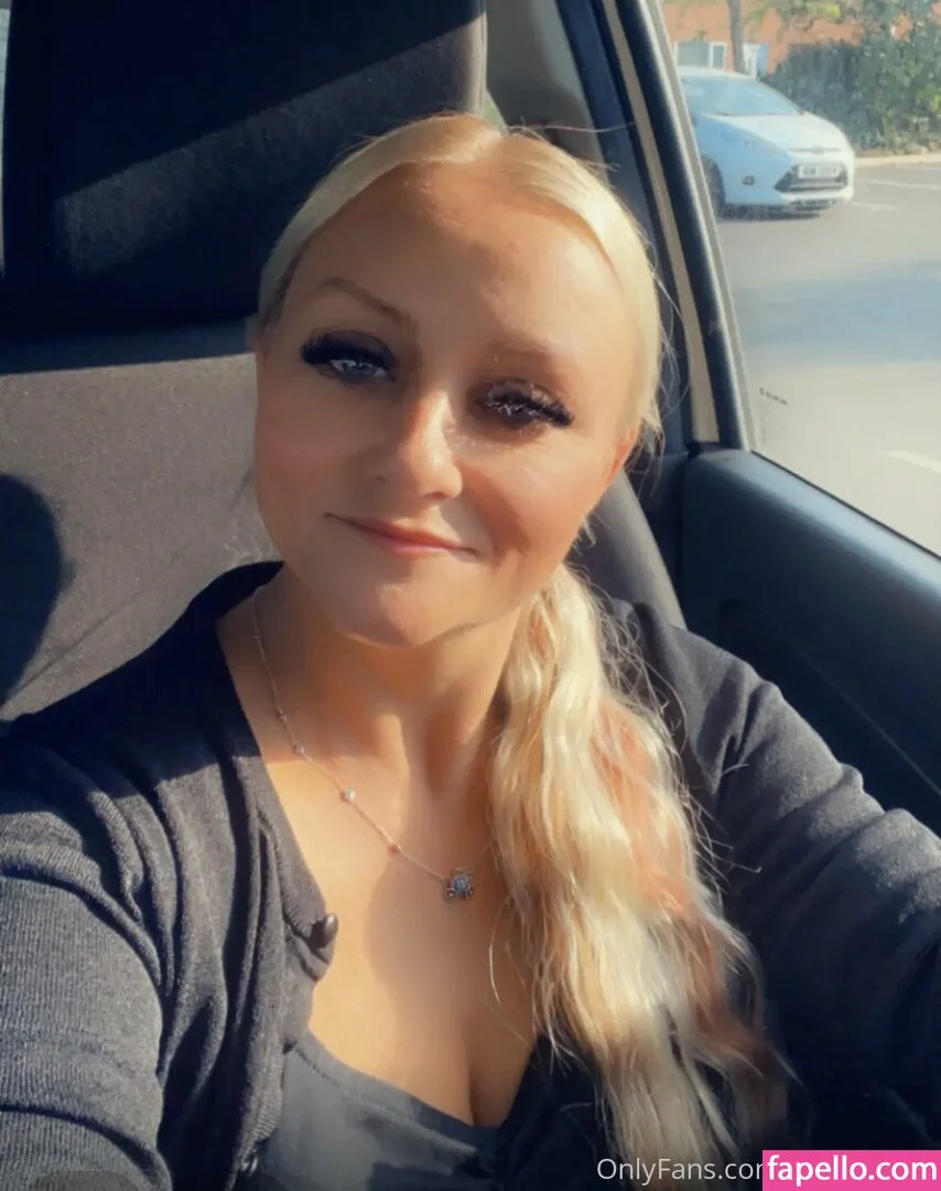 petitiepolly Onlyfans Photo Gallery 