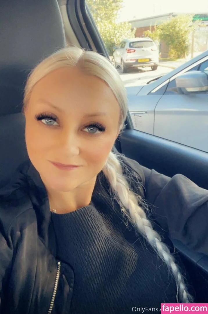 petitiepolly Onlyfans Photo Gallery 