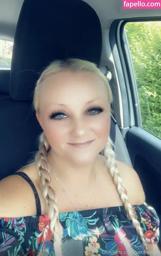 petitiepolly Onlyfans Photo Gallery 