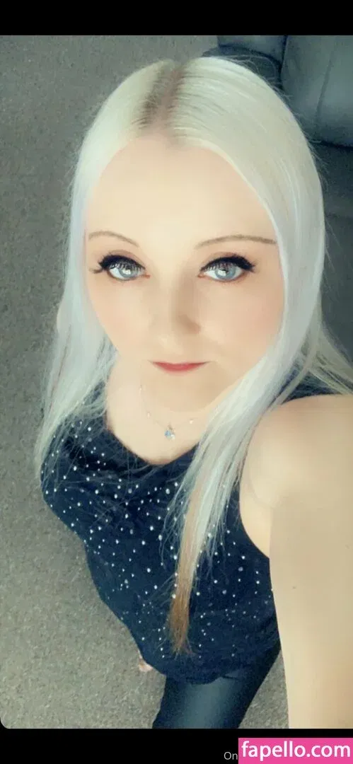 petitiepolly Onlyfans Photo Gallery 