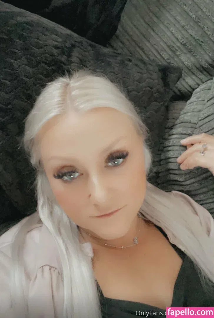 petitiepolly Onlyfans Photo Gallery 