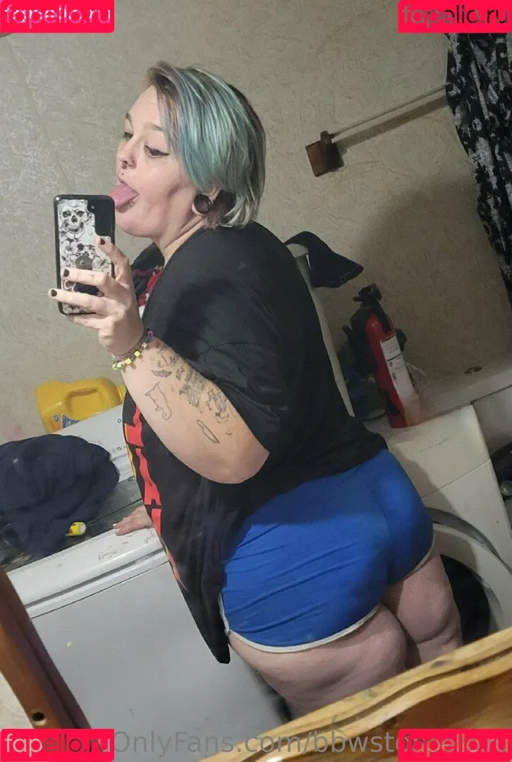 bbwstonerdoll Onlyfans Photo Gallery 