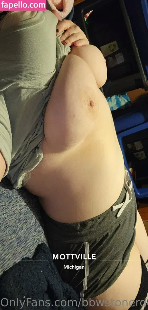 bbwstonerdoll Onlyfans Photo Gallery 