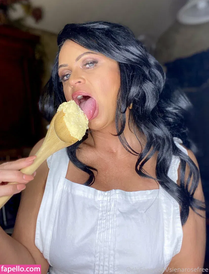 sienarosefree Onlyfans Photo Gallery 