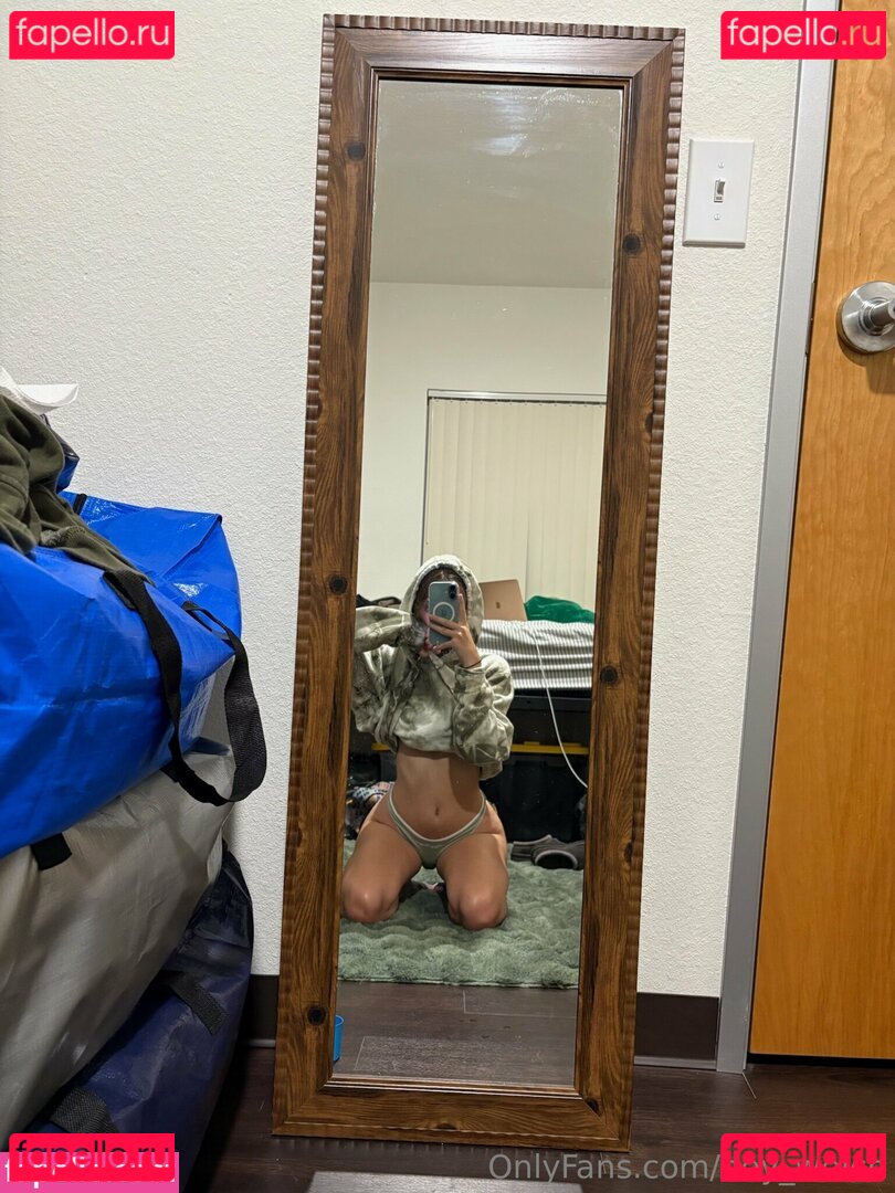 mileycollege Nude Onlyfans Photo 38