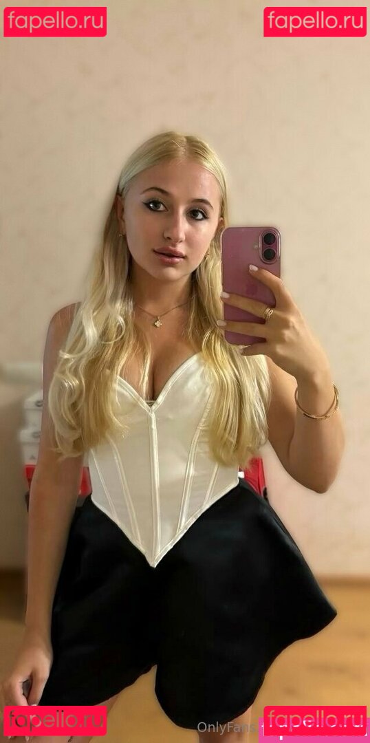 avroralady Nude Onlyfans Photo 27