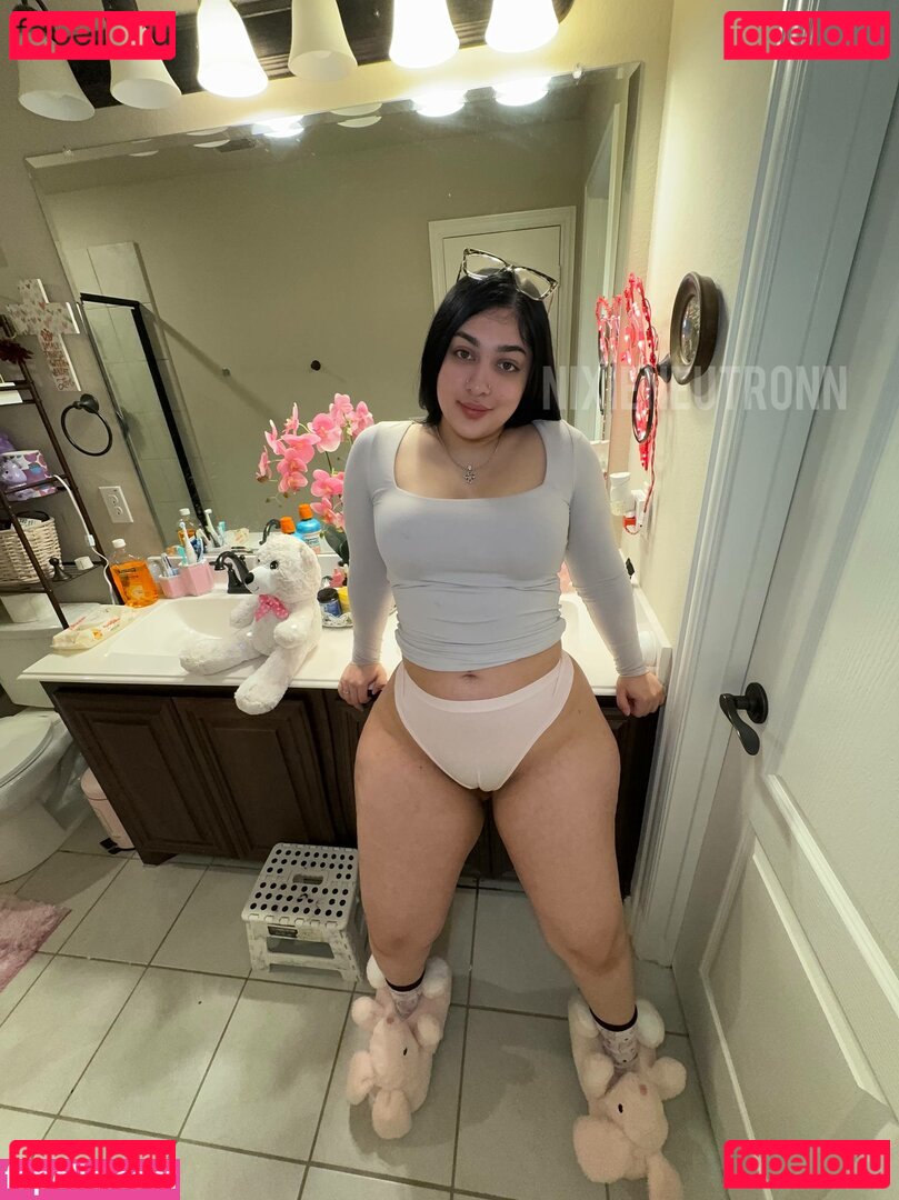 nixieneutron Nude Onlyfans Photo 3