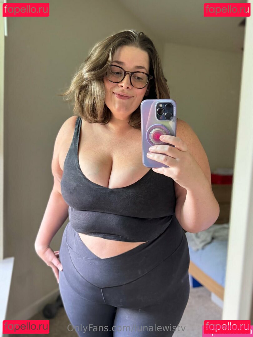 lunalewistv Nude Onlyfans Photo 37