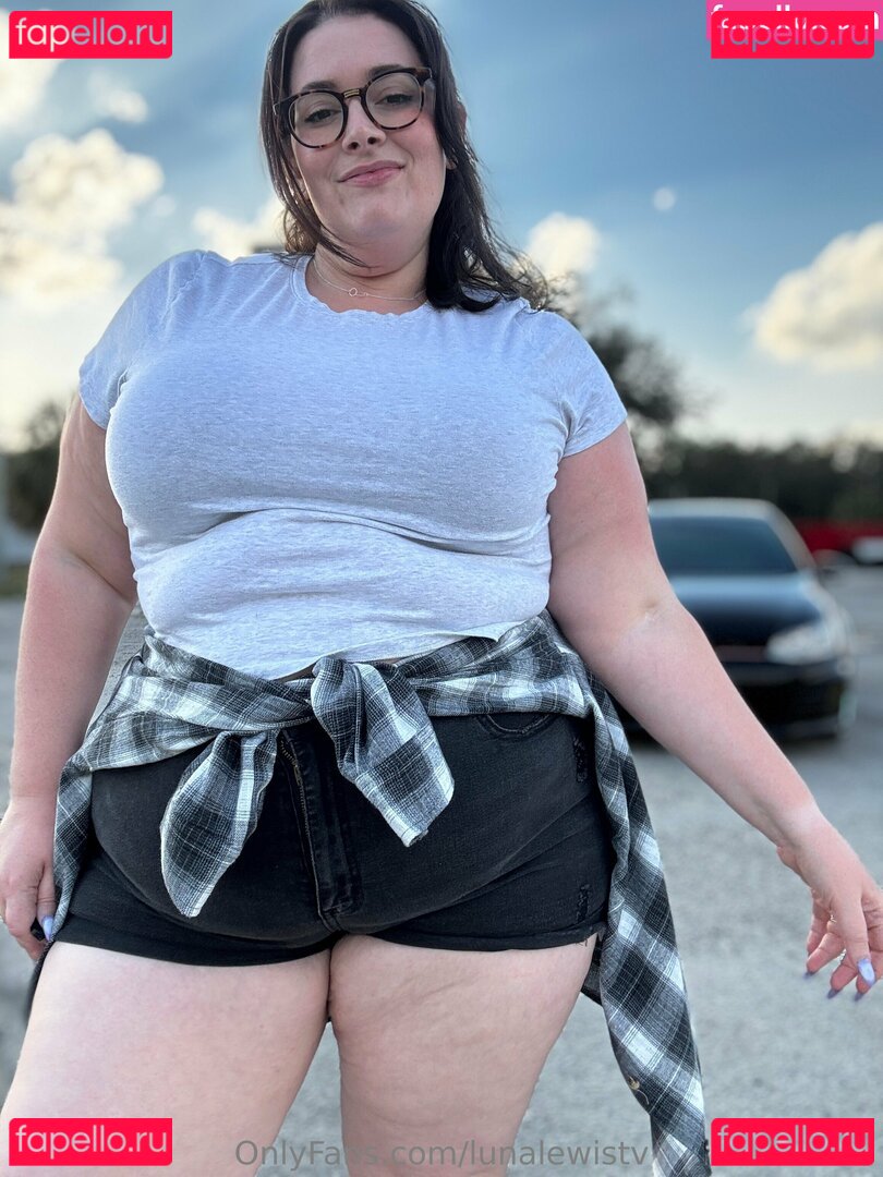 lunalewistv Nude Onlyfans Photo 25