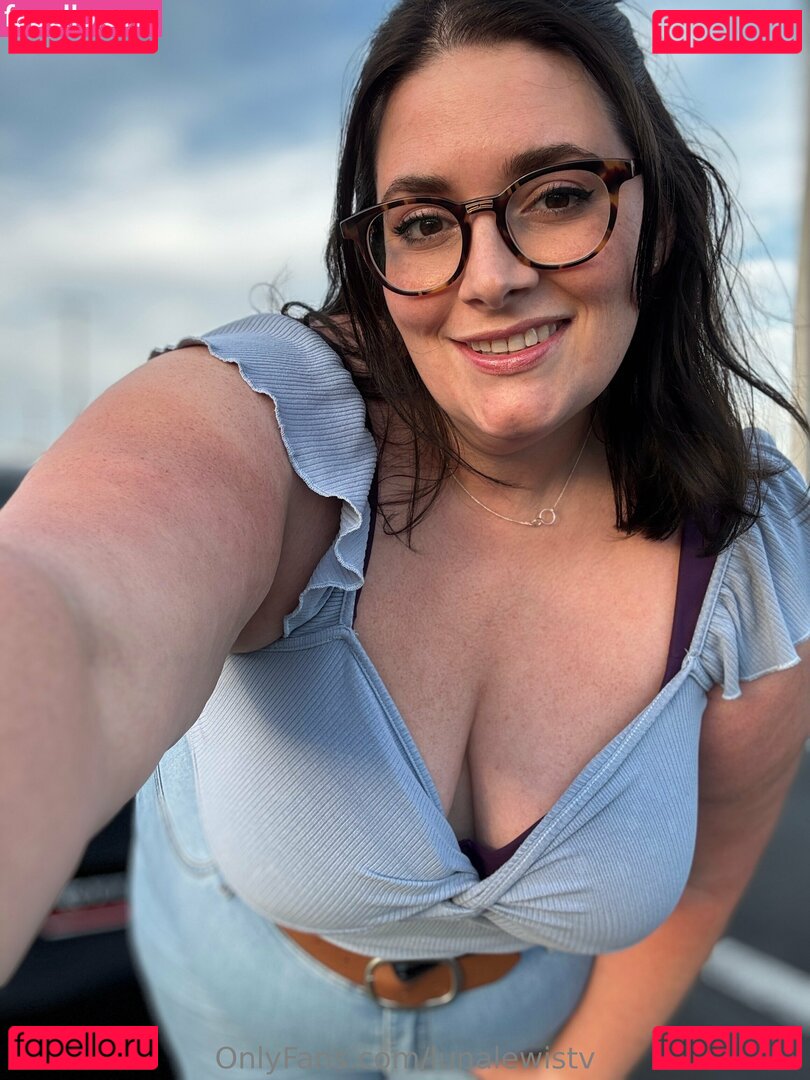 lunalewistv Nude Onlyfans Photo 23