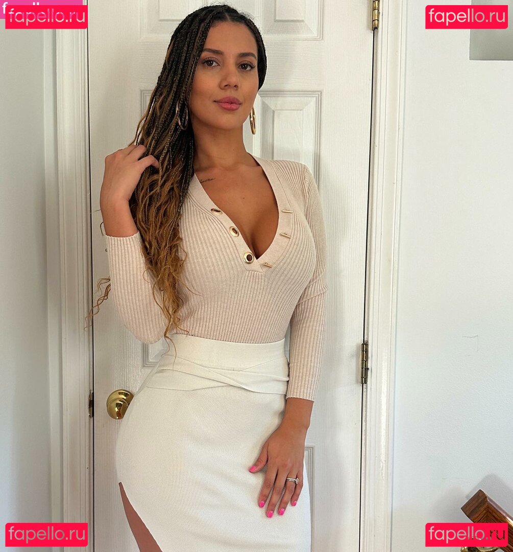 Amanda Carvalho Nude Onlyfans Photo 25