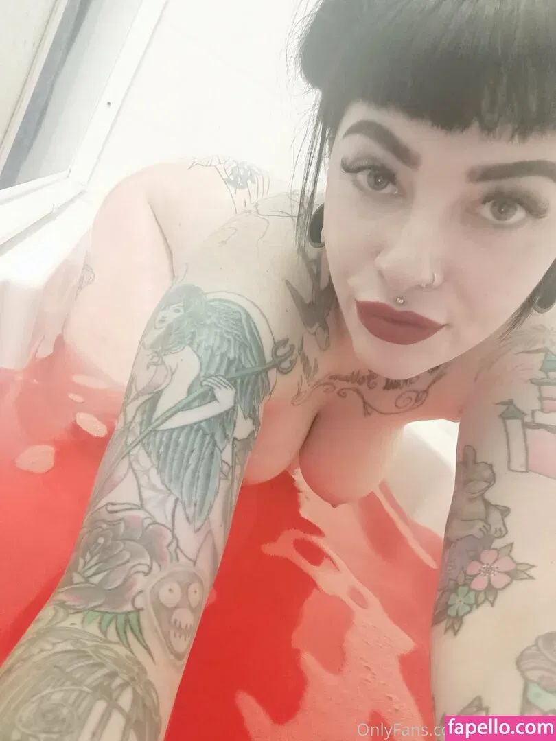 ladygraves Onlyfans Photo Gallery 