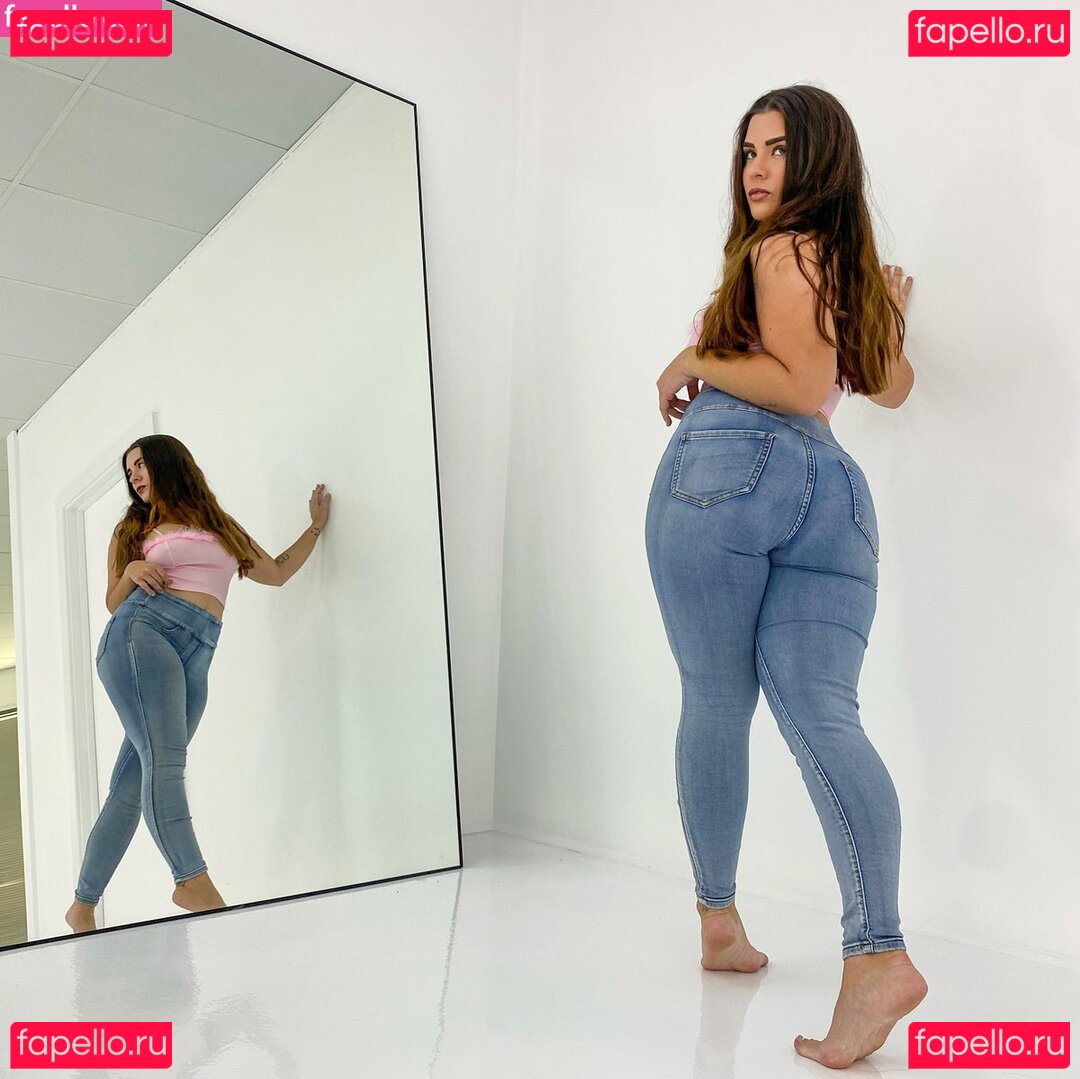 Lucy Banks Nude Onlyfans Photo 17