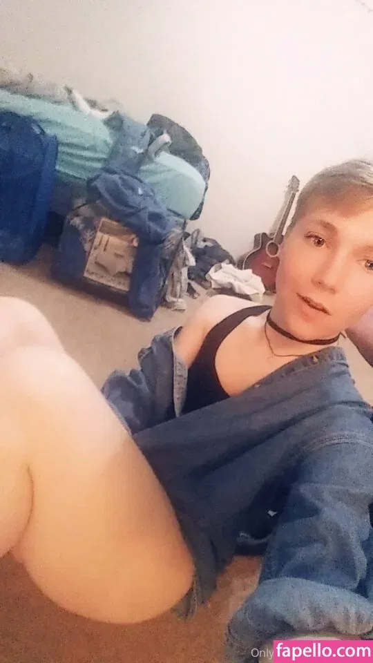 embitss Onlyfans Photo Gallery 